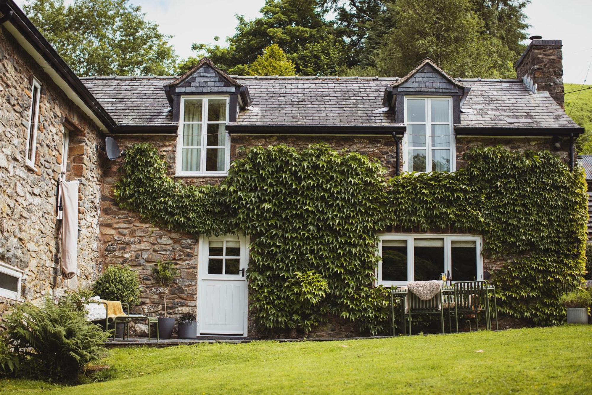 River Cottage, A Luxurious And Cosy Riverside Cottage For Two Welshpool Eksteriør bilde